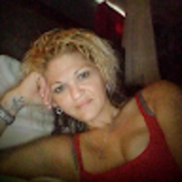 Meet your Posher, April - Picture 1 of 1